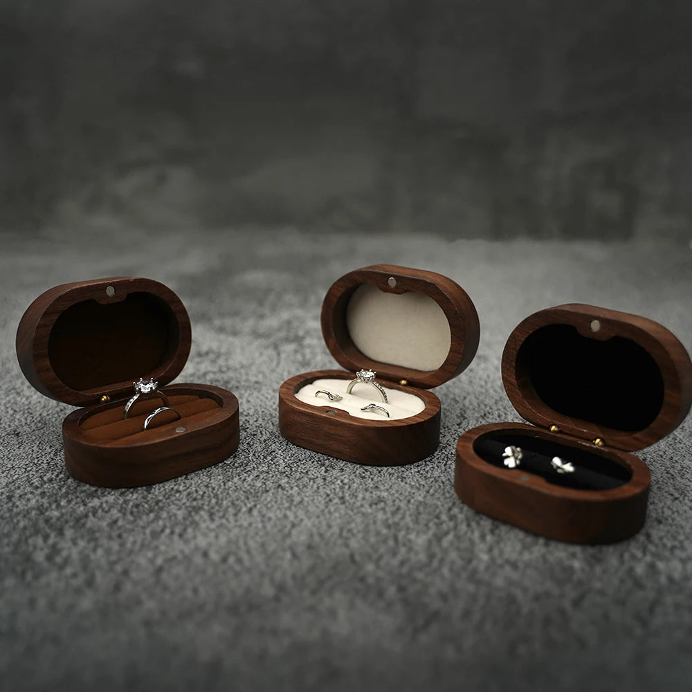 Custom Engraved Elipse-Shaped Jewelry Gift Box